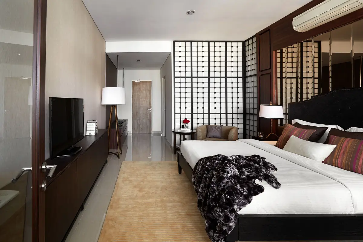 Modern SOHO Workspace